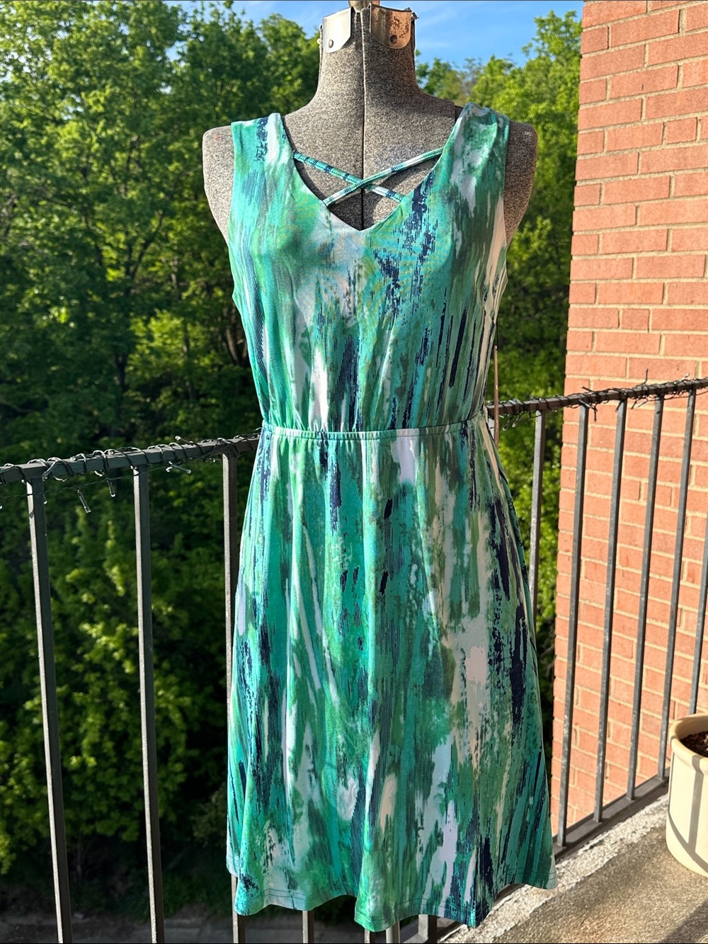 Crisscross-Neck Aqua Green Print Sleeveless Mini Dress